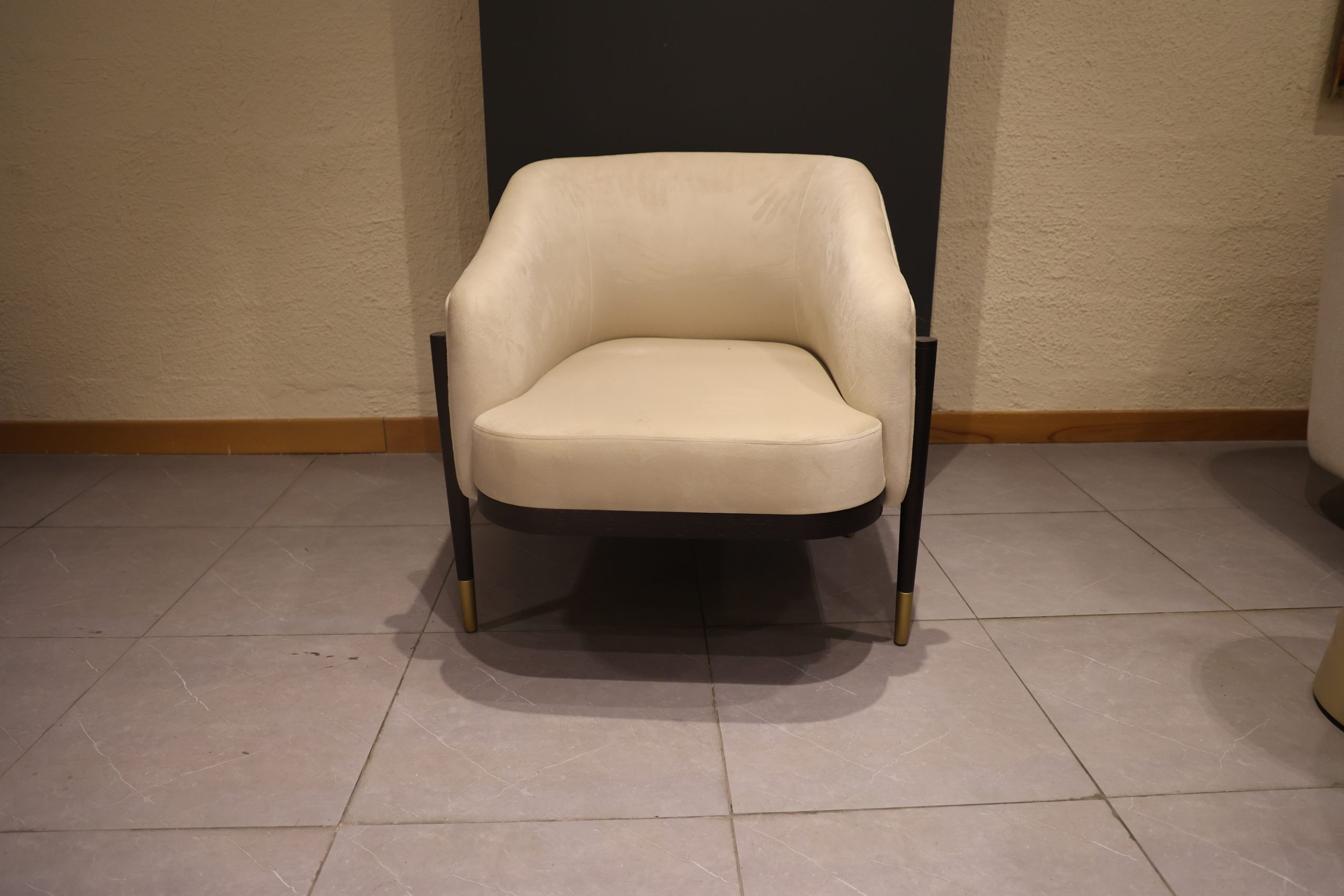 3X2A3489 RIGID Luxury Upholstered Accent Chair with Curved Back and Premium Seating - Image 1